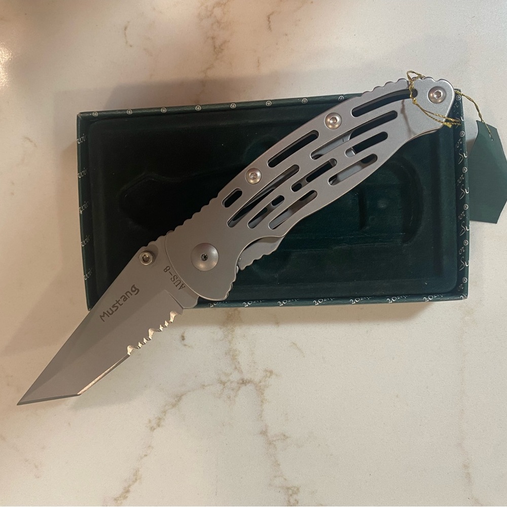 Survivor Raider 1 Men’s Skeletonized Blade